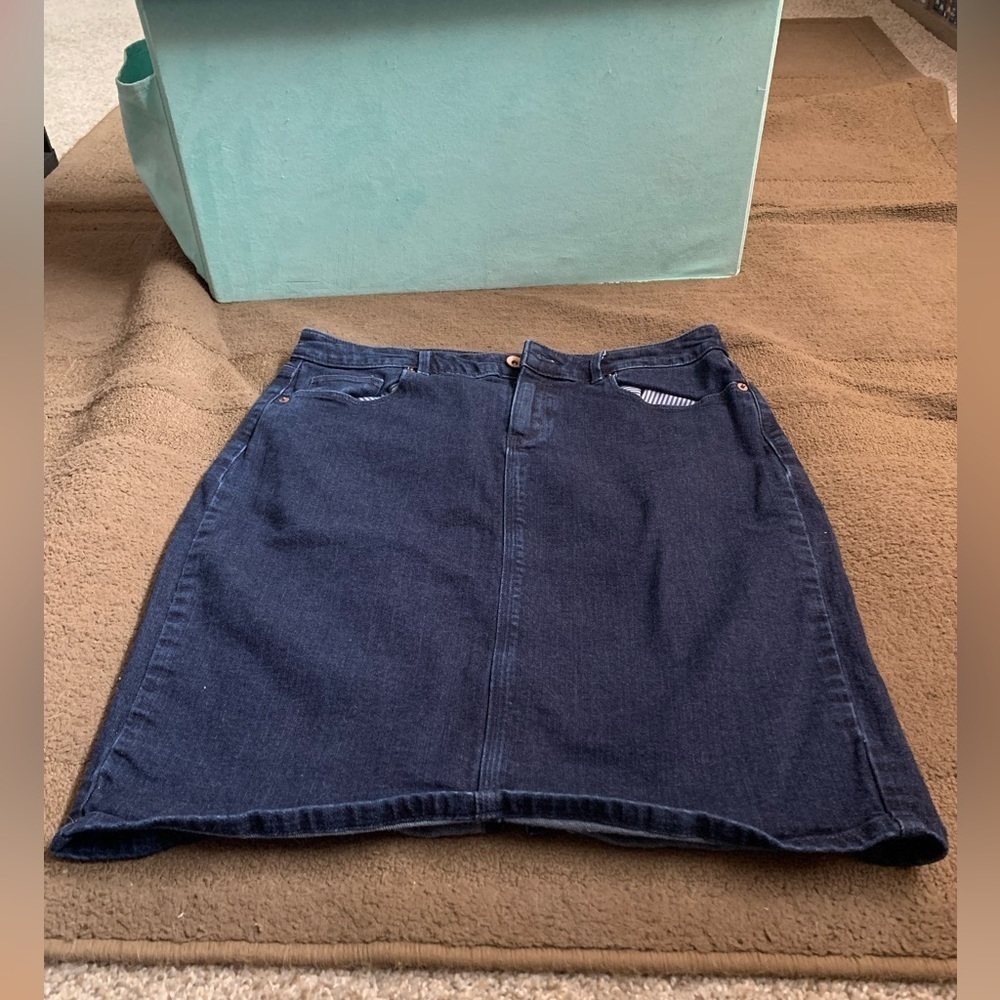Lands End Blue Jean skirt Size 10